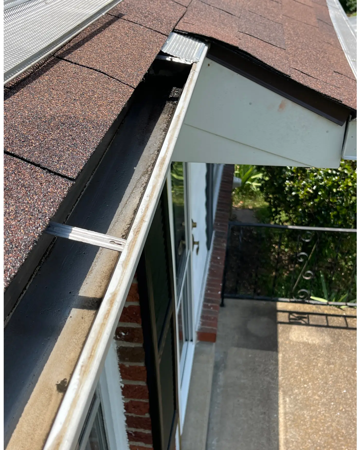 Before and After Gutter Cleaning - Nashville, TN (after)